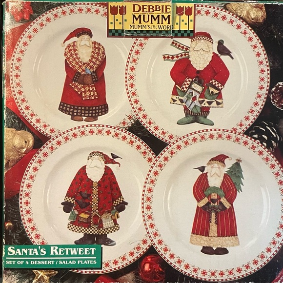 Debbie Mumm Santa Retweet 4 salad or desert plates. Vintage. With box. - Picture 10 of 12